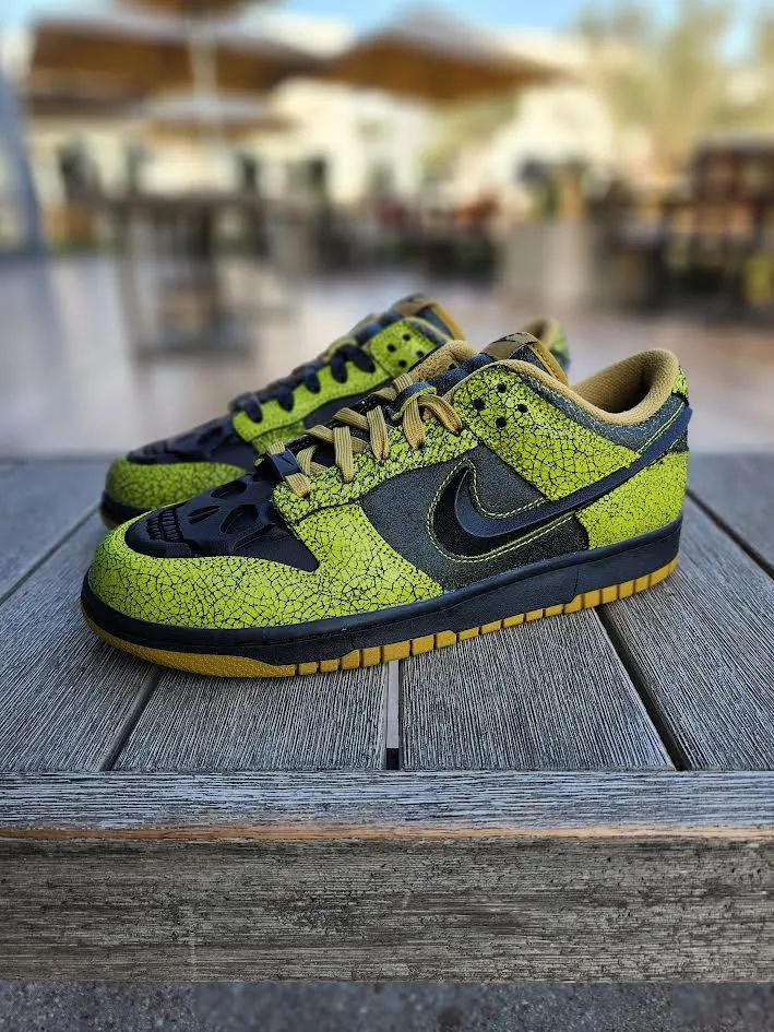 Nike Dunk Low 'Halloween Skull'