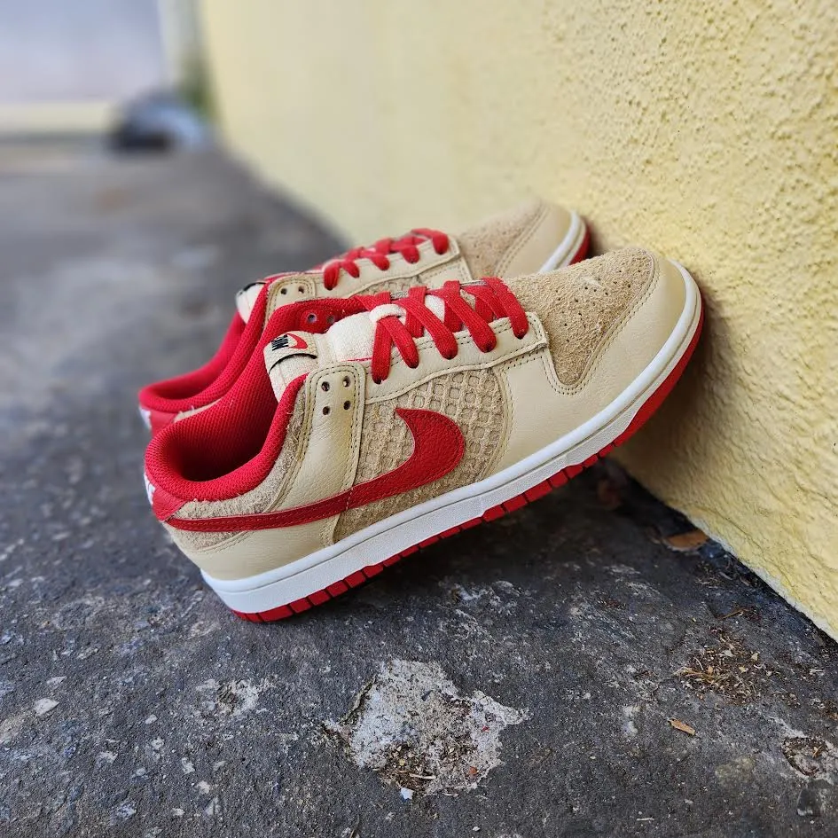 Nike Dunk Low 'Strawberry Waffle"