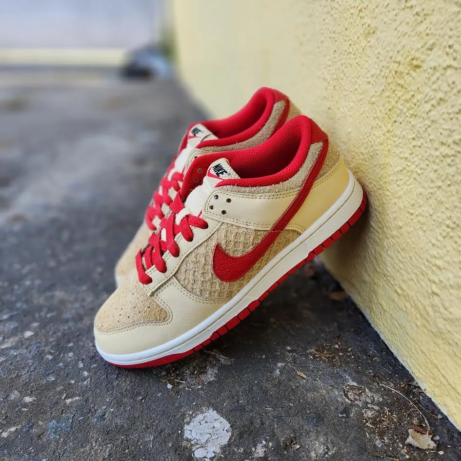 Nike Dunk Low 'Strawberry Waffle"