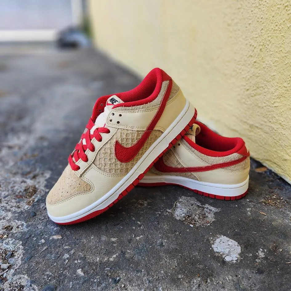 Nike Dunk Low 'Strawberry Waffle"